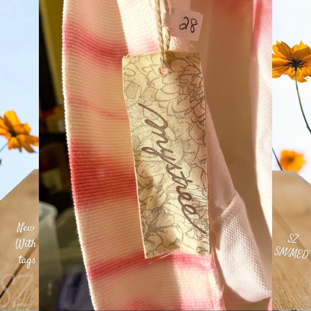 NWT MYSTEREE BRAND UNIQUE TOP, open v-neck front with twist at bottom center, - Picture 11 of 15
